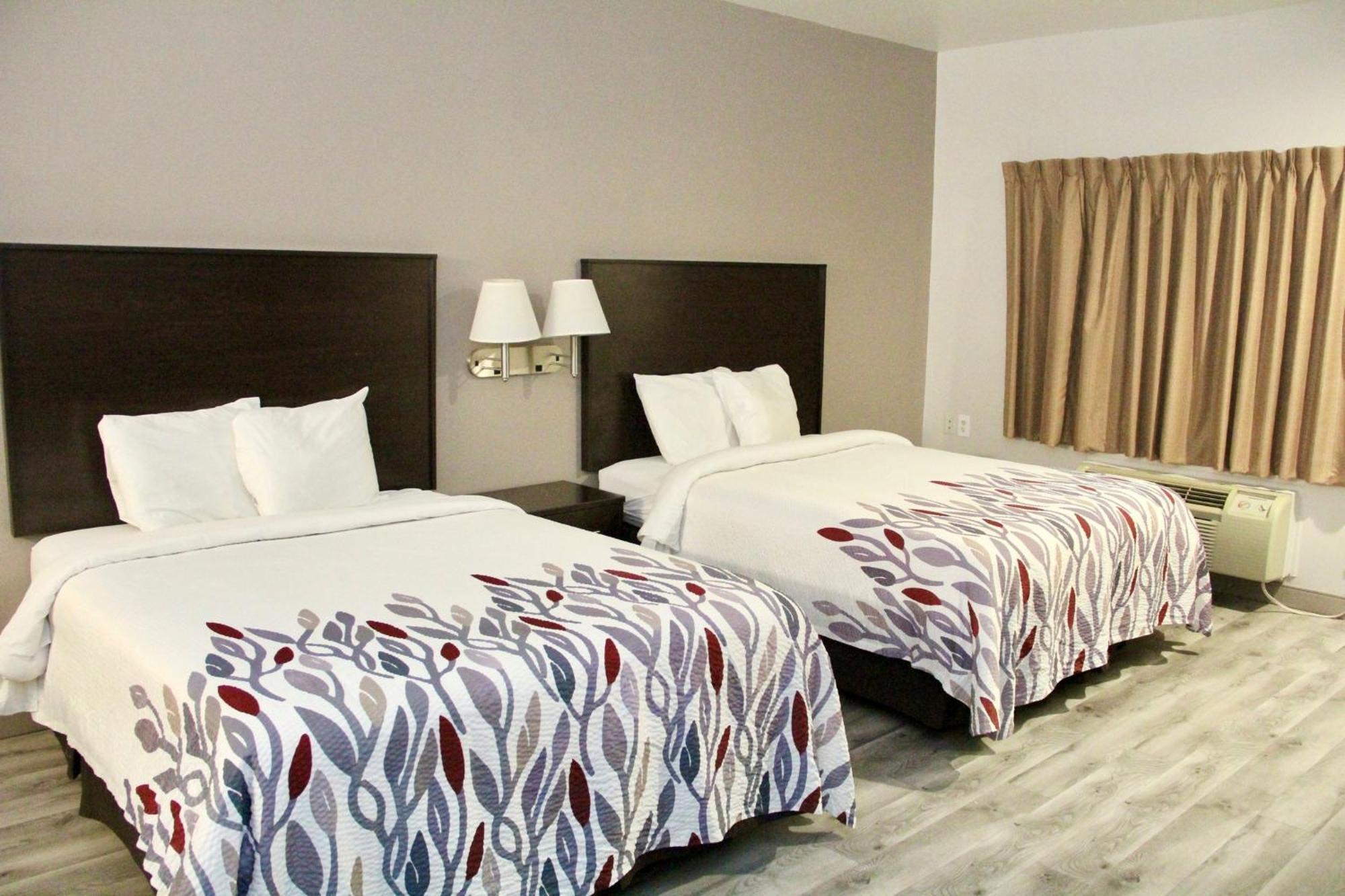 Red Roof Inn & Suites Lake Orion / Auburn Hills Екстер'єр фото