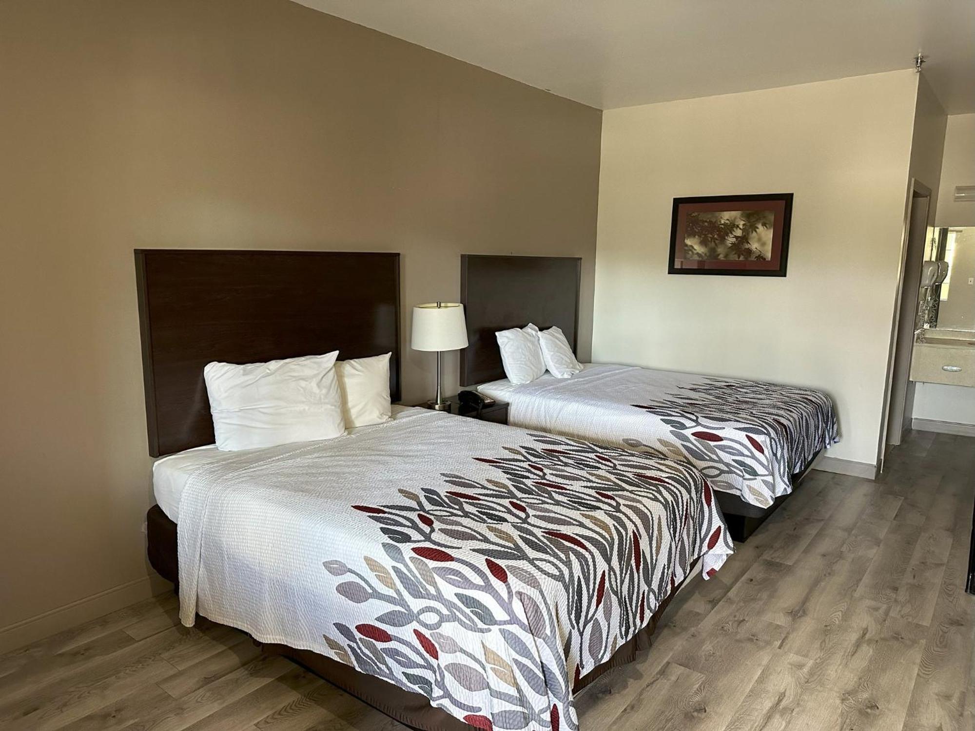 Red Roof Inn & Suites Lake Orion / Auburn Hills Екстер'єр фото