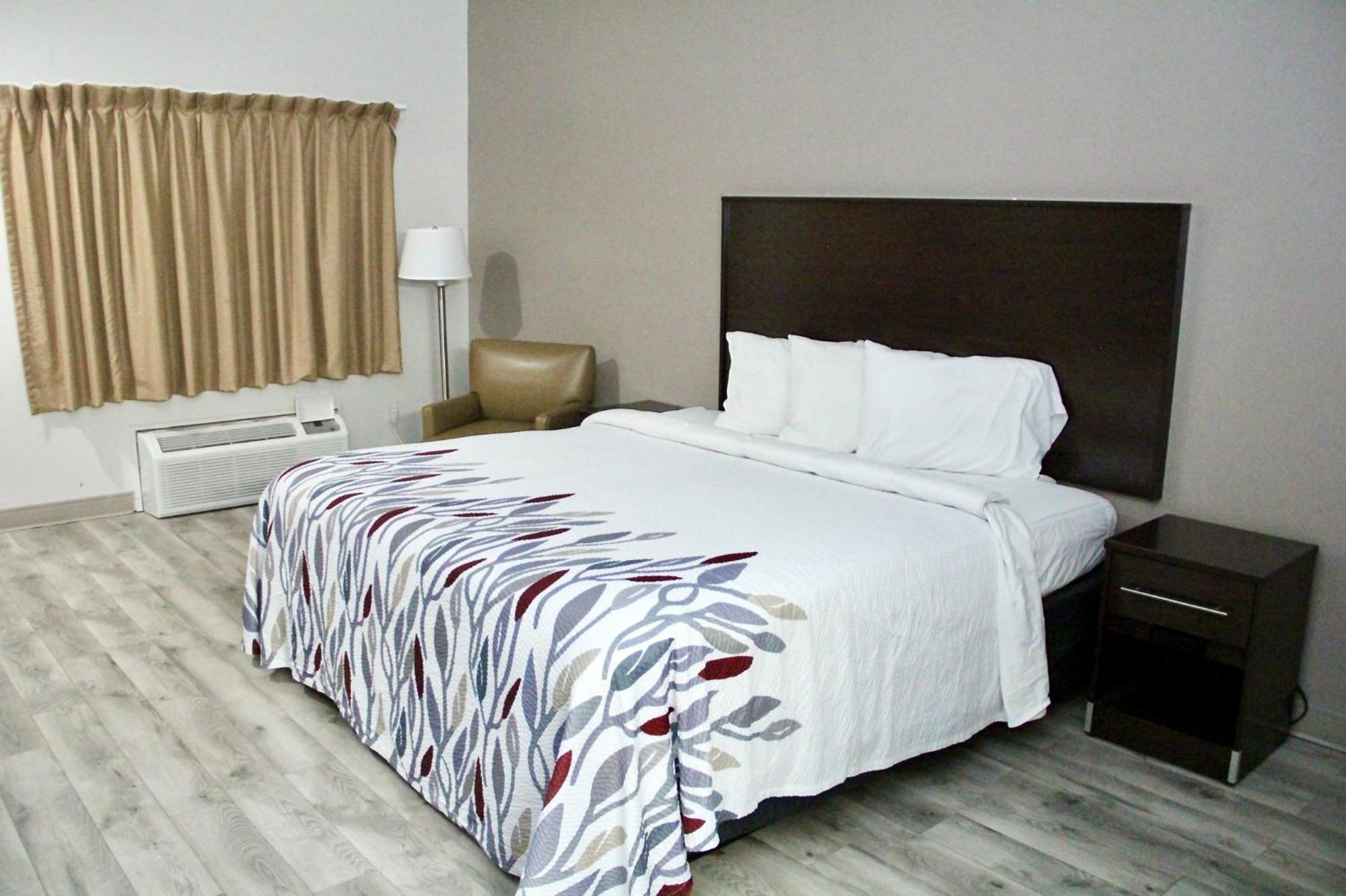 Red Roof Inn & Suites Lake Orion / Auburn Hills Екстер'єр фото