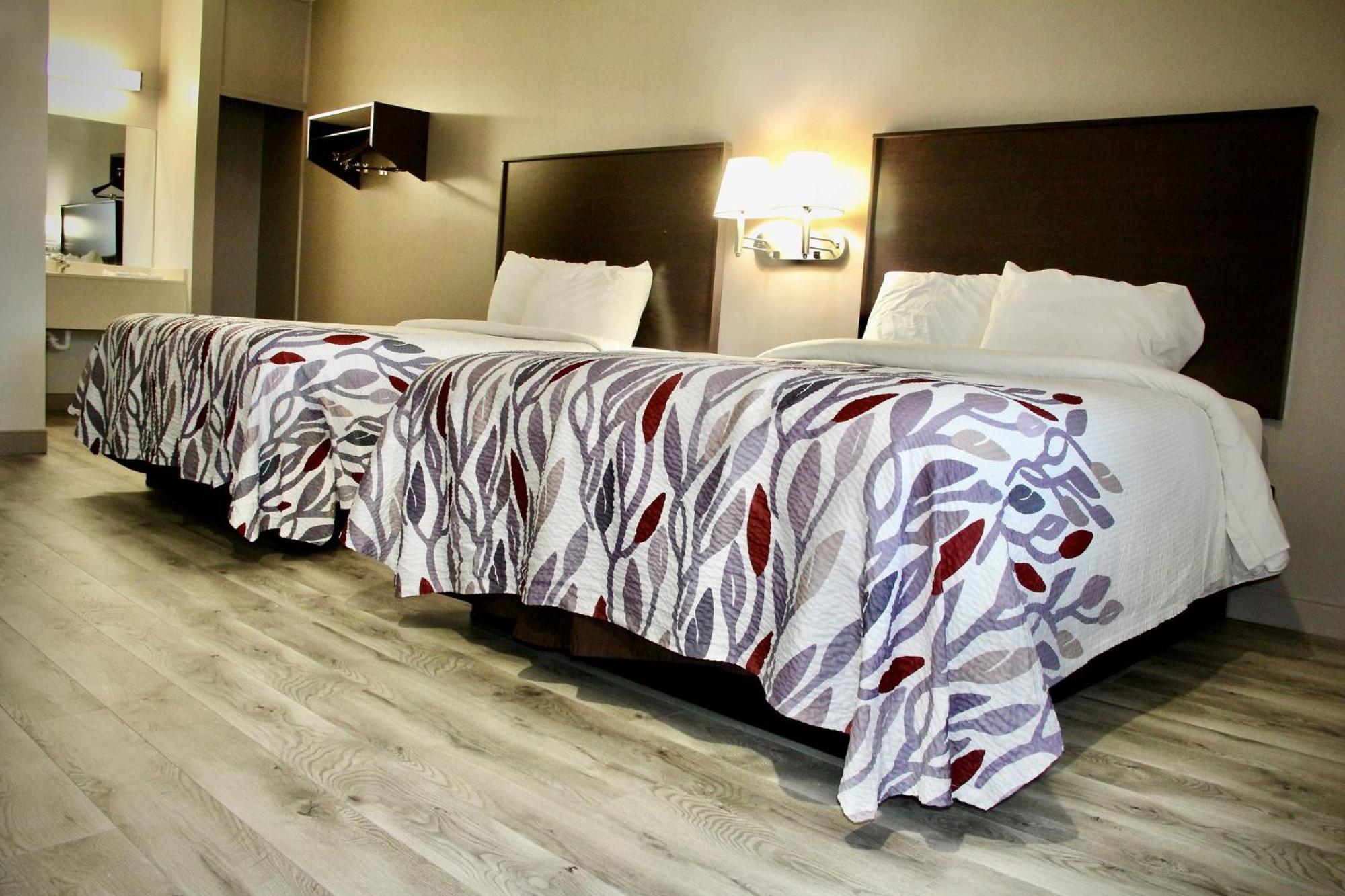 Red Roof Inn & Suites Lake Orion / Auburn Hills Екстер'єр фото
